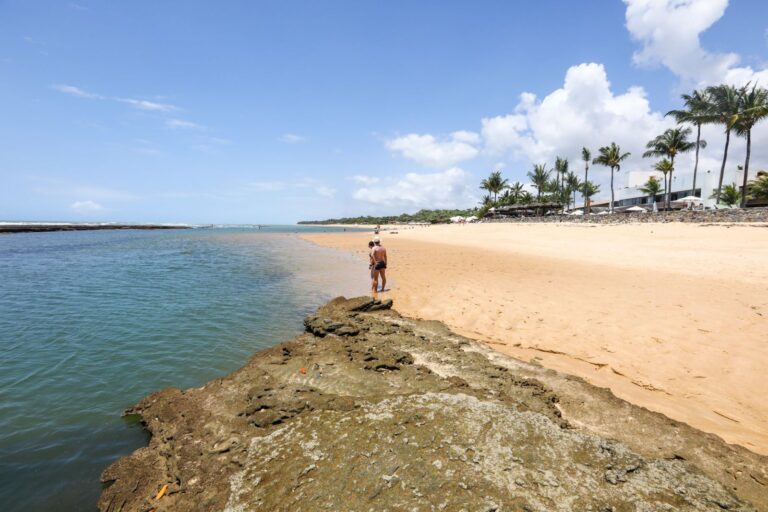 praia-da-ponta-do-apaga-fogo-em-arraial-d-ajuda